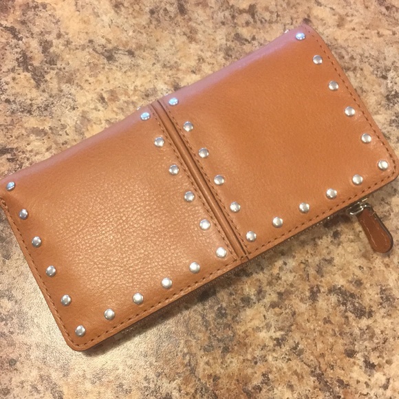 Michael Kors Handbags - NWT Michael Kors wallet